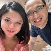 Raiyah mengaku tidak merasakan sakit selama persalinan. Ia pun memberi pujian untuk sang buah hati. Kiara bener2 hebat krn aku gak rasain sakit sama sekali. Makasi ya semua yang doain Kiara maaf belum bls semua.. Doain ya sekarang lg belajar proeses mengASIhi, tulisnya. Foto: Instagram/@princessraiyah, @tututsoeharto