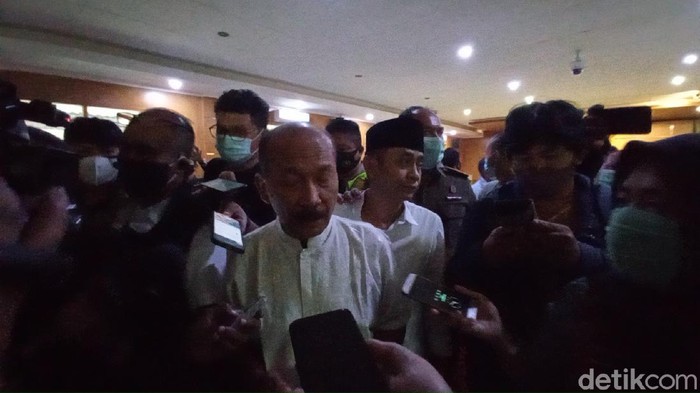 Dedengkot Sunda Empire Nasri Banks usai jalani sidang vonis di PN Bandung.