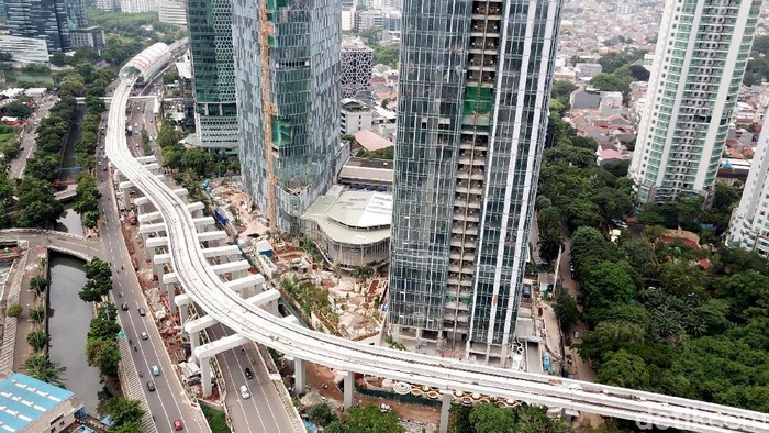 Ditarget Beroperasi 2021, Yuk Lihat Progres Pembangunan LRT Jabodebek Kementerian BUMN menargetkan LRT Jabodebek dapat beroperasi pada akhir 2021. Namun, sudah sejauh mana progres pembangunan LRT Jabodebek tersebut? Yuk, lihat.