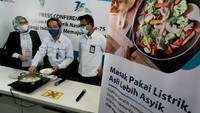 Seperti diketahui, elpiji yang dikonsumsi sebagian besar masih impor, sementara listrik adalah energi berbasis lokal. PLN menargetkan subsidi elpiji dalam lima tahun akan turun sekitar Rp 4,8 triliun. Dengan melakukan konversi ke kompor induksi juga akan meningkatkan konsumsi energi listrik dan energi bersih. Pada tahun 2019, penggunaan listrik per kapita baru mencapai 1.084 kilo Watt hour (kWh) per kapita, PLN menargetkan konsumsi listrik per kapita meningkat menjadi 1.142 kWh. Istimewa/Dok. PLN.