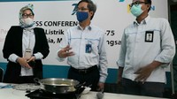 Untuk mendorong penggunaan kompor induksi, PLN akan menyiapkan program promo layanan PLN bagi pengguna kompor induksi, seperti tambah daya ataupun penyambungan baru. PLN juga telah bekerjasama dengan penyedia kompor induksi dan gerai-gerai penjualan untuk mendorong ketersediaan produk kompor induksi yang terjangkau di pasar. Istimewa/Dok. PLN.