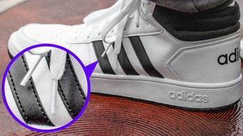 Aglet, selubung kecil yang digunakan pada setiap ujung tali sepatu, tali, atau tali serut. Biasanya terbuat dari plastik atau logam. Foto: Istimewa/BrightSide