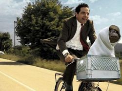 Kocak! Ketika Karakter Film Beda Judul Ini Disatukan