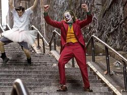 Kocak! Ketika Karakter Film Beda Judul Ini Disatukan