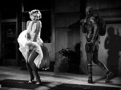 Kocak! Ketika Karakter Film Beda Judul Ini Disatukan