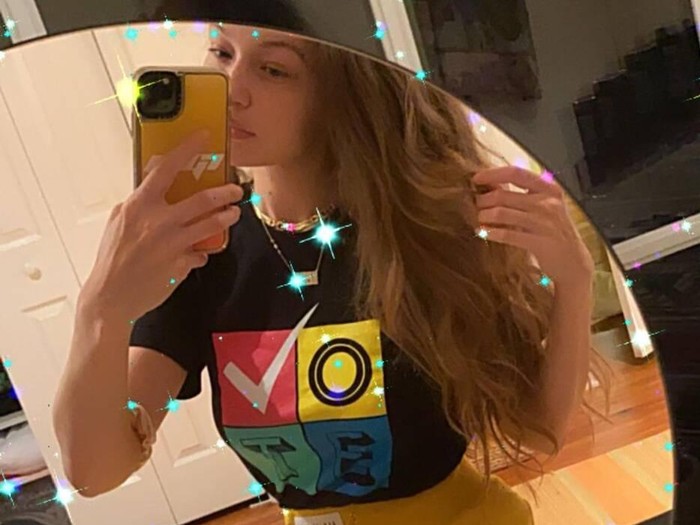 Gigi Hadid Selfie di Instagram