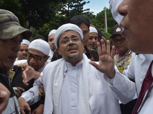9 Kabar Rencana Kepulangan Habib Rizieq