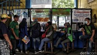 Momen libur panjang kerap dimanfaatkan warga untuk pulang ke kampung halaman maupun berwisata ke luar kota bersama keluarga.