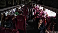 Meski dalam kondisi pandemi, momen libur panjang tetap dimanfaatkan warga untuk dapat pulang ke kampung halaman.