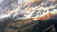 Kebakaran hutan di Negara Bagian California, Amerika Serikat, tahun ini adalah salah satu yang terbesar sepanjang masa. KNBC-TV via AP  