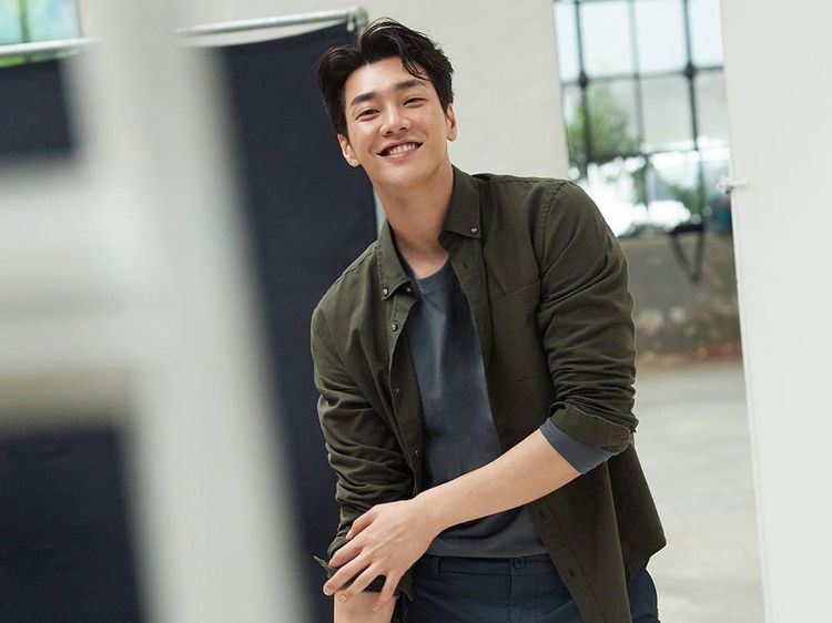 Staf Drakor Positif Corona, Kim Young Kwang Negatif