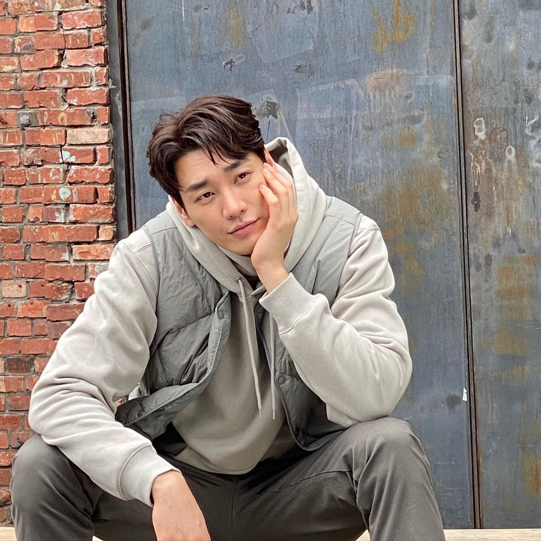 Kim Young Kwang dites negatif COVID-19