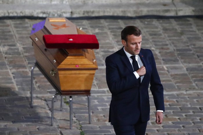 Muslim Dunia Kecam Pernyataan Presiden Prancis Macron memicu kontroversi ketika mengatakan bahwa islam adalah agama yang sedang mengalami krisis di seluruh dunia.