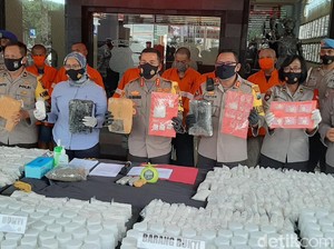 6 Kurir Narkoba Kota Malang Digulung, 703 Ribu Pil Dobel L Disita