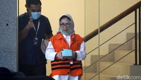 Diketahui, keduanya merupakan tersangka kasus suap proyek infrastruktur Kutai Timur (Kutim). Keduanya bersama 5 orang lainnya ditetapkan sebagai tersangka oleh KPK usai terjaring operasi tangkap tangan KPK.