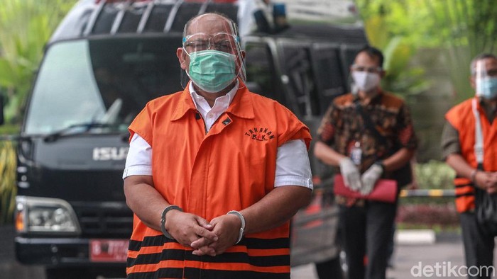 Proses penyidikan kasus suap proyek infrastruktur Kutai Timur telah dirampungkan KPK. Dua tersangka, Ismunandar dan Encek UR Firgasih pun akan segera disidang.