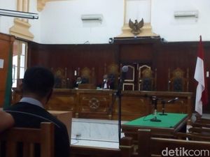 Polisi Absen, Sidang Praperadilan Ketua KAMI Medan Ditunda