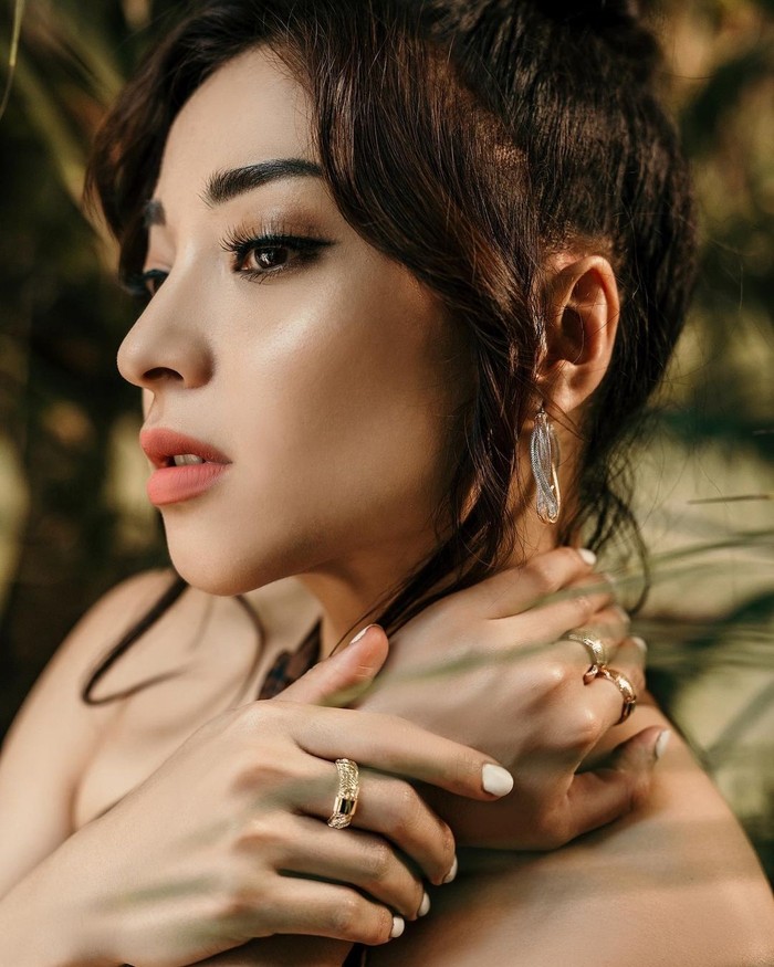 Potret Winter aespa yang Mirip Nikita Willy Potret Winter aespa yang Mirip Nikita Willy