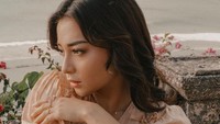 Netizen pun mengamini hal tersebut dan mulai melihat kemiripan di antara keduanya. (Foto: dok. Instagram @nikitawillyofficial94)