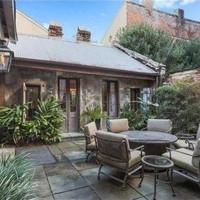 Desain dari rumah unik ini bisa kamu jadikan inspirasi. Tertarik untuk mendesain rumahmu menjadi seperti ini? Foto: RE/MAX N.O. PROPERTIES