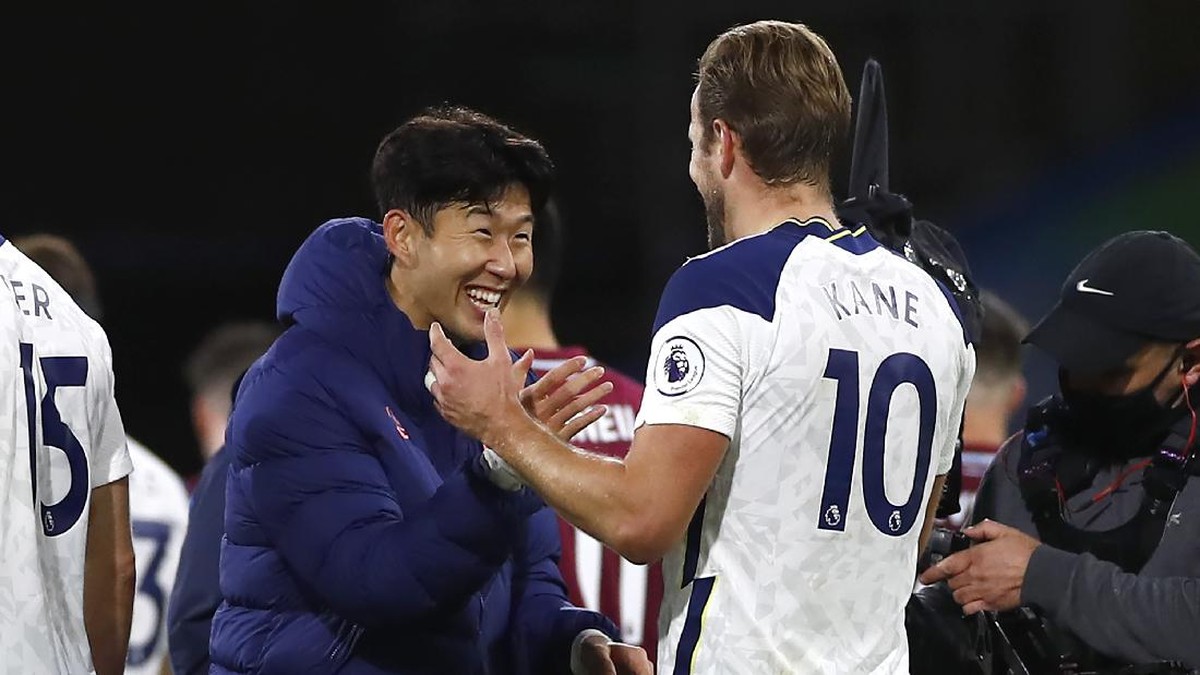 Kerja sama Harry Kane dan Son Heung-min kembali menghasilkan gol untuk Tottenham Hotspur (Foto: Jason Cairnduff - Pool/Getty Images)