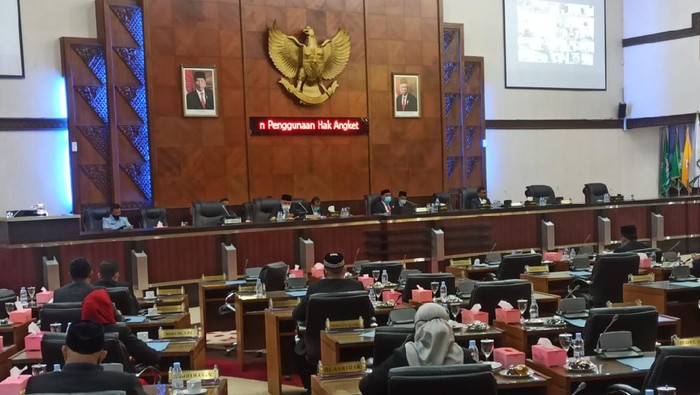 Suasana rapat paripurna membahas usulan penggunaan hak angket DPR Aceh (Agus Setyadi-detikcom)