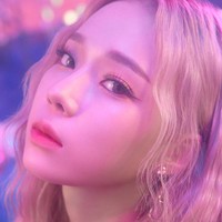 Jika harus memilih artis wanita yang paling sering ditiru untuk oplas, Oh Jae Hyun langsung menyebutkan nama personel grup KPop aespa, Winter alias Kim Min Jeong. Banyak wanita yang mendambakan bentuk kelopak mata gandanya yang alami, dan hidung mancung dengan ujung yang tipis. Foto: dok. SM Entertainment