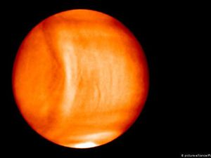 Di Planet Venus Hujannya Asam dan Mengandung Logam