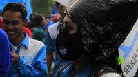 Sebelumnya, tak naiknya upah minimum 2021 tertuang dalam Surat Edaran Menteri Ketenagakerjaan (Menaker) Ida Fauziyah Nomor M/ll/HK .04/X/2020 tentang Penetapan Upah Minimum Tahun 2021 Pada Masa Pandemi Corona Virus Disease 2019 (COVID-19). Surat tersebut ditujukan kepada para gubernur.