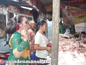Sekilas Jatim: Waria ke Pasar ala Sinden-soal Mantan Istri Eks Kiper Timnas