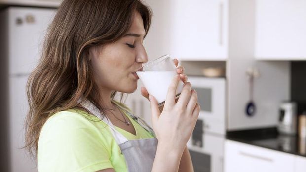 5 Kebiasaan Sebelum Tidur yang Bisa Bikin Berat Badan Cepat Turun