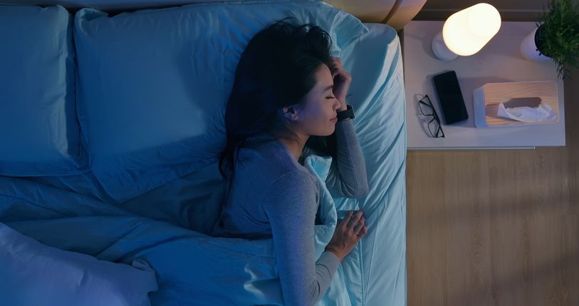 5 Kebiasaan Sebelum Tidur yang Bisa Bikin Berat Badan Cepat Turun