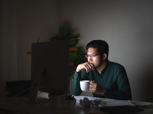 Karyawan Sering Lembur dan Efeknya bagi Kesehatan Jantung