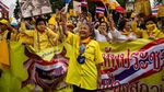 Aksi Pro Monarki Dukung Raja Thailand