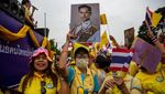 Aksi Pro Monarki Dukung Raja Thailand