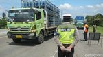 Aparat Halau Kendaraan Berat Masuk Puncak
