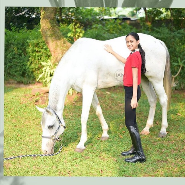 Sebelum membuat channel YouTube, Asila Maisa Fatihah yang populer di Instagram dengan nama akun @therealasilamaisa, juga sudah sering tampildi video Instagram. Dia kerap membuat konten makeup hingga kesehariannya. Foto: instagram.com/therealasilamaisa/