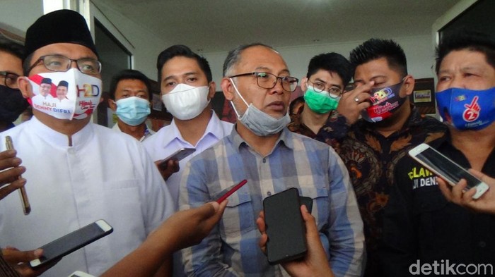 Bareng BW, Denny Indrayana laporkan Sahbirin Noor ke Bawaslu Kalsel (M Risanta/detikcom)