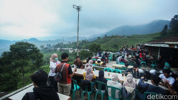 Begini Kondisi Warpat Puncak Saat Libur Panjang Cuti Bersama