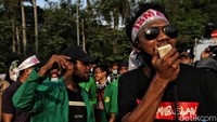 Massa berorasi kawasan Patung Kuda, Jakarta Pusat, Senin (28/10).