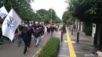 Potret Aksi Buruh-Mahasiswa Tolak Omnibus Law di Hari Sumpah Pemuda