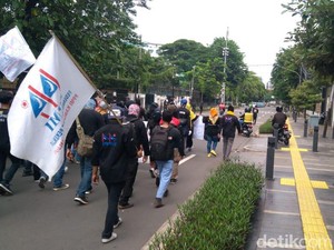 Demo Omnibus Law, Massa PPMI Long March ke Istana Via Jalan Proklamasi