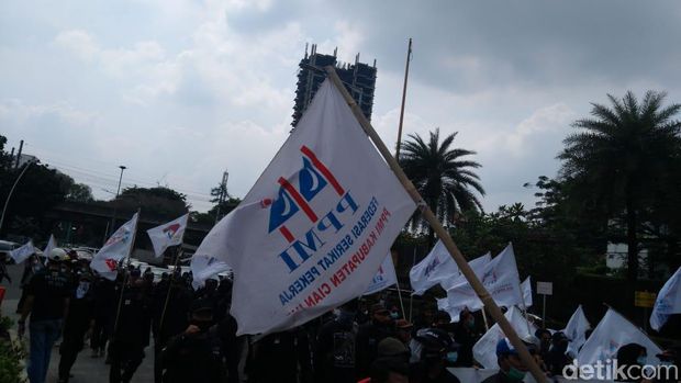 Demo PPMI Tutup Jalan Proklamasi