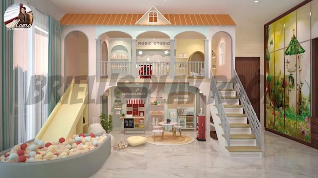 Ada juga wahana mandi bola dan perosotan. Serta perpustakaan dan studio musik di bagian lantai dua rumah bermainnya. Bagaimana menurutmu? Foto: YouTube/Momo Youtube Channel