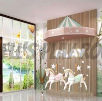 Agar ruang bermain terlihat lebih cantik, Momo memilih untuk menempelkan stiker dan wallpaper di hampir setiap area. Bikin jadi ingin ikutan bermain di ruang bermain anaknya Momo ya.. Foto: YouTube/Momo Youtube Channel