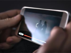 Menkomdigi Meutya Bakal Tingkatkan Penetrasi Fixed Broadband RI