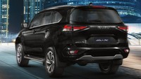 Perubahan juga terjadi pada buritan belakang. Lampunya kini lebih ramping daripada model sebelumnya, dan ada tulisan Isuzu di antara keduanya.Foto: Isuzu