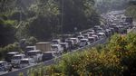 Jalur Puncak Bogor Macet Total