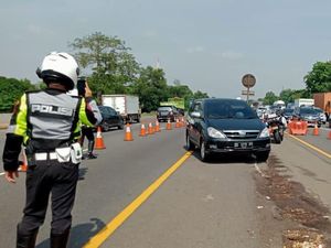 Lalin Padat, Contraflow Diberlakukan di Km 47-61 Tol Jakarta-Cikampek