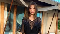 Jessica Iskandar memutuskan pindah ke Bali, foto ini jadi cerminan kehidupan barunya. Foto: Dok. Instagram inijedar